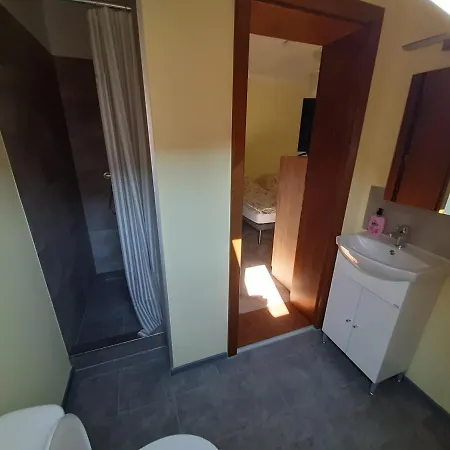 Gyopar Gyoengye Apartmanhaz Oroshaza Exterior photo