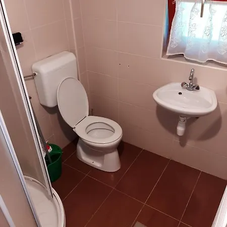 Gyopar Gyoengye Apartmanhaz Oroshaza Exterior photo