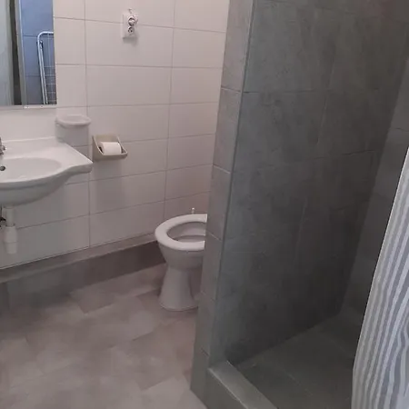 Gyopar Gyoengye Apartmanhaz Oroshaza Exterior photo