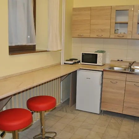 Gyopar Gyoengye Apartmanhaz Oroshaza Exterior photo