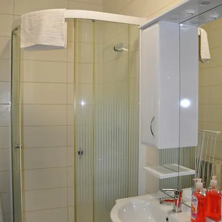 Gyopar Gyoengye Apartmanhaz Oroshaza Exterior photo
