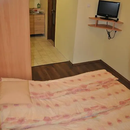 Gyopar Gyoengye Apartmanhaz Oroshaza Exterior photo
