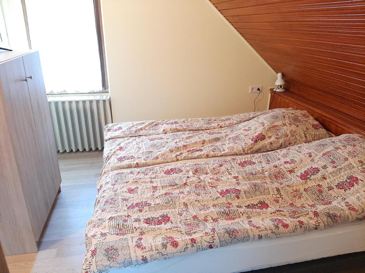 Gyopar Gyoengye Apartmanhaz Oroshaza