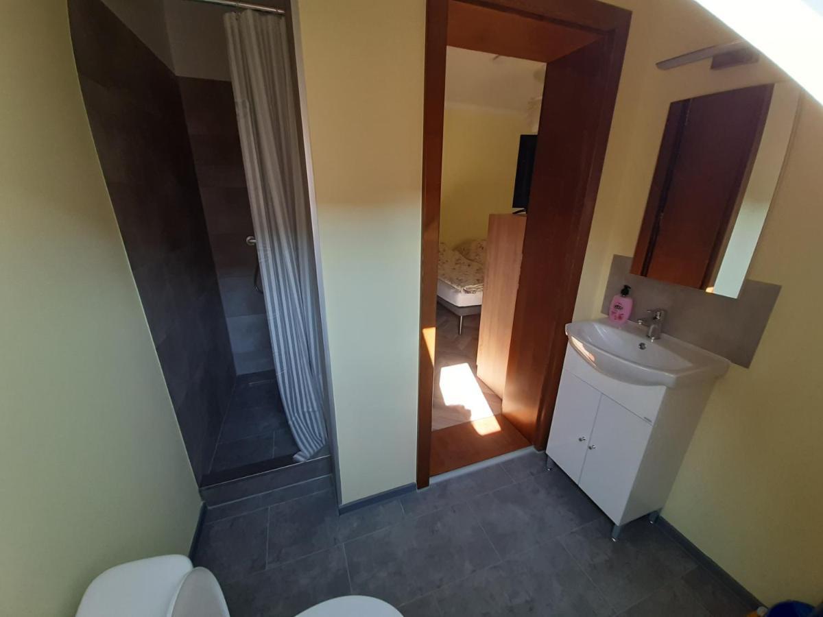Gyopar Gyoengye Apartmanhaz Apartment Oroshaza