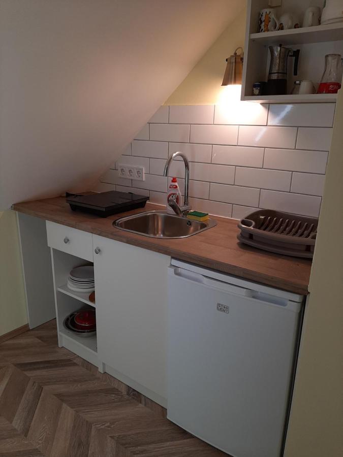 Gyopar Gyoengye Apartmanhaz * Oroshaza