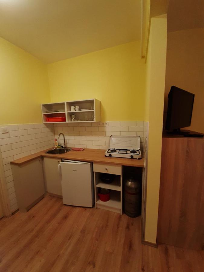 Apartment Gyopar Gyoengye Apartmanhaz Oroshaza