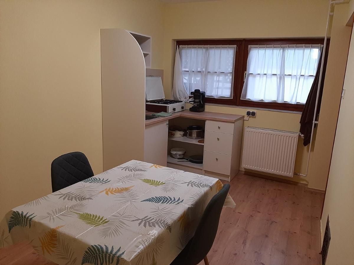 Gyopar Gyoengye Apartmanhaz *