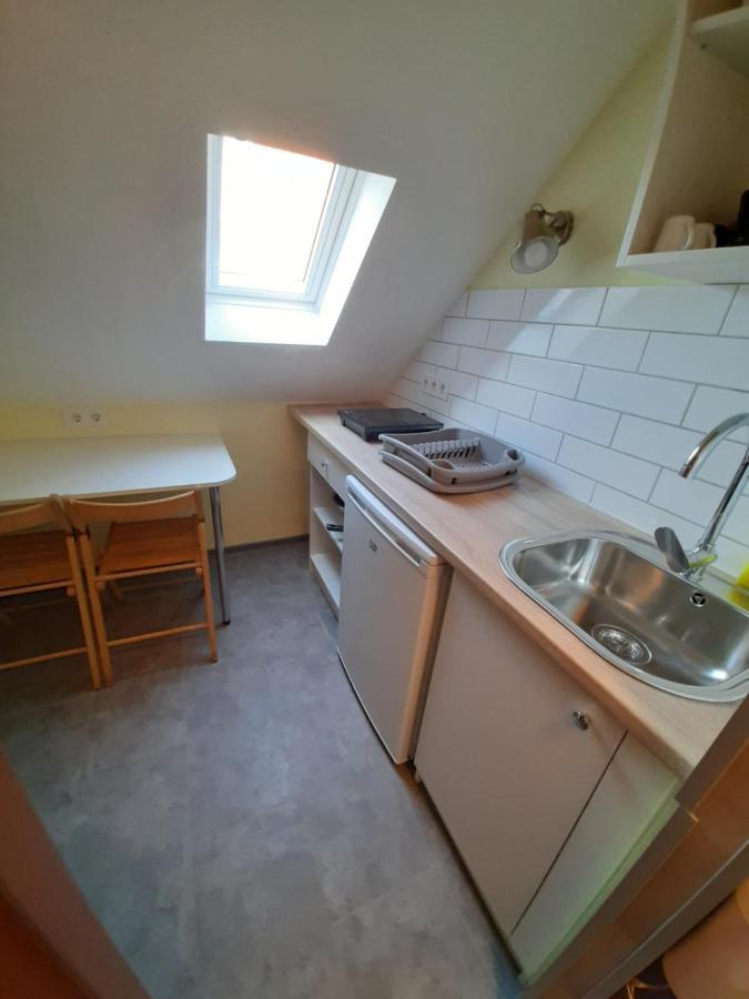 Gyopar Gyoengye Apartmanhaz * Oroshaza