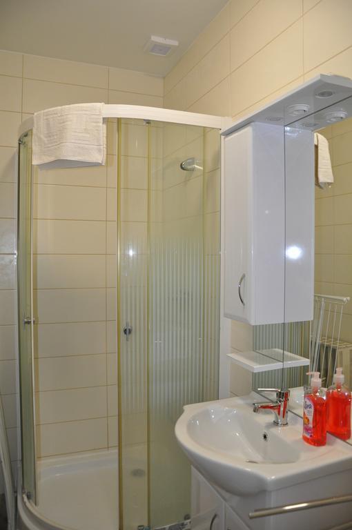 Gyopar Gyoengye Apartmanhaz Apartment Oroshaza